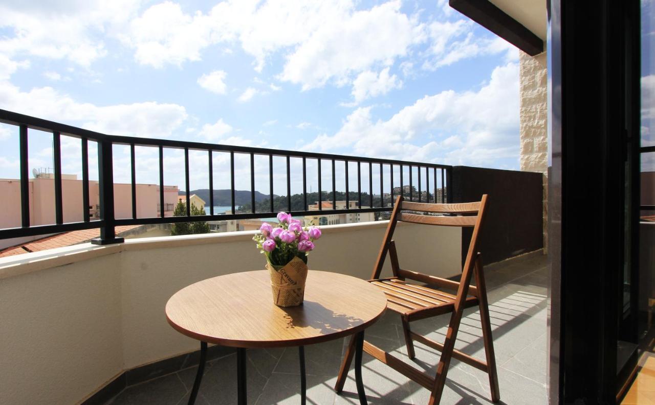 Apartment Sea View In Becici *