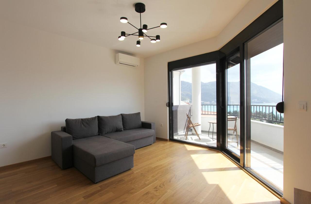 Apartment Sea View In Becici *